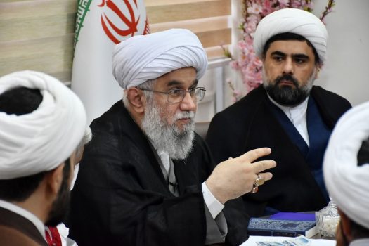 عاشورا بهترین درسها را در بهترین نوع زندگی کردن به انسان میآموزد عاشورا بهترین درسها را در بهترین نوع زندگی کردن به انسان میآموزد