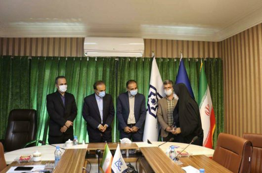 شهیدان و ایثارگران هشت سال دفاع مقدس نگین درخشان انقلاب اسلامی هستند