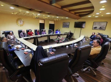 انتقاد از عملکرد شهرداری رشت در ساماندهی دستفروشان/ در اختیار گرفتن شارع عام توسط دستفروشان / درگیری برخی از دستفروشان با کسبه بازار رشت/ مداخله مشاور حقوقی عضو شورا در امور بازار رشت؟؟!!