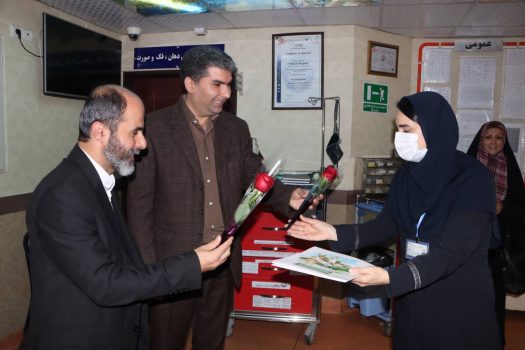 دیدار و تقدیر عضو شورای اسلامی شهر رشت از پرستاران بیمارستان ولایت به مناسبت ولادت حضرت زینب(س) و روز پرستار دیدار و تقدیر عضو شورای اسلامی شهر رشت از پرستاران بیمارستان ولایت به مناسبت ولادت حضرت زینب(س) و روز پرستار