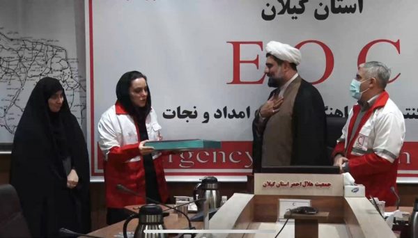 نسرین بابایی بازیگر مطرح سینما و تلویزیون کشور عضو داوطلب جمعیت هلال احمر شد