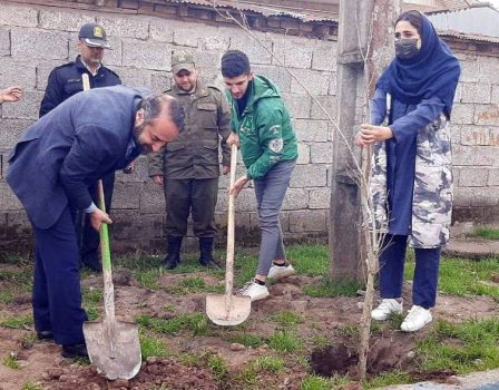 برگزاری مراسم روز درختکاری به همت شهرداری و با حضور دانشآموزان در بندر کیاشهر برگزاری مراسم روز درختکاری به همت شهرداری و با حضور دانشآموزان در بندر کیاشهر