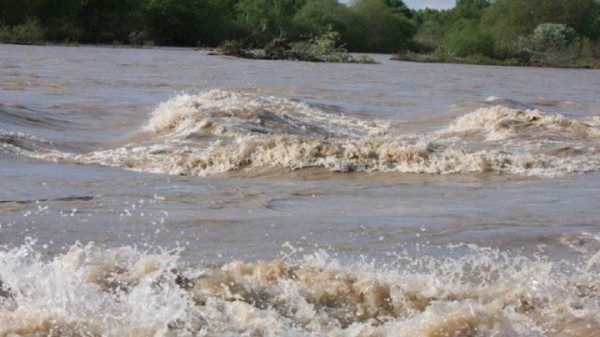 پرهیز از نزدیک شدن به حریم رودخانه ها و تاسیسات آبی استان