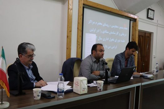 خدمات درمانی باید بیشتر، بهتر، راحت تر و سریع تر به مردم ارائه گردد خدمات درمانی باید بیشتر، بهتر، راحت تر و سریع تر به مردم ارائه گردد