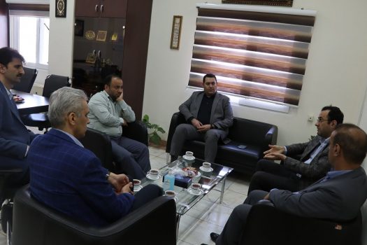 نشست مدیر درمان تامین اجتماعی گیلان با شهردار و رئیس شورای شهر منجیل با محوریت درمانگاه منجیل