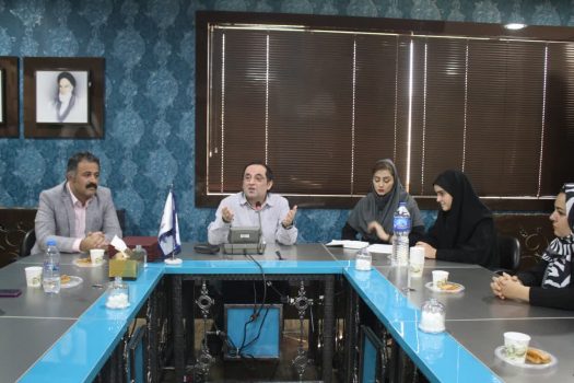 آئین رونمایی کتاب «خود مراقبتی در برابر آسیب های اجتماعی» در کنار تجلیل از خبرنگاران گیلانی
