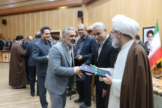 از شرکت گاز گیلان به عنوان دستگاه برتر در امر ترویج و توسعه فرهنگ نماز تقدیر شد از شرکت گاز گیلان به عنوان دستگاه برتر در امر ترویج و توسعه فرهنگ نماز تقدیر شد