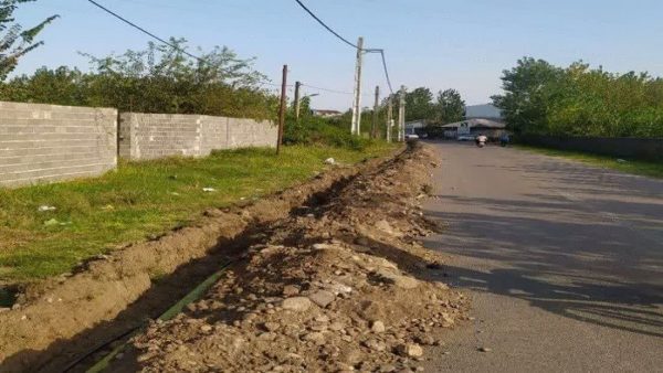 آغاز عملیات حفاری و کابلکشی خاکی در روستای چاپارخانه شهرستان خمام