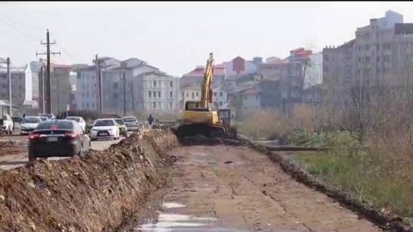آغاز عملیات خاکریزی محور شهید سلیمانی آغاز عملیات خاکریزی محور شهید سلیمانی