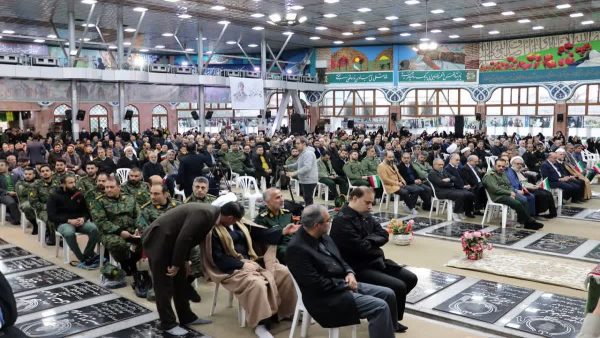 مراسم بزرگداشت یوم الله ۱۲ بهمن با حضور مدیر مخابرات منطقه گیلان در گلزار شهدای رشت
