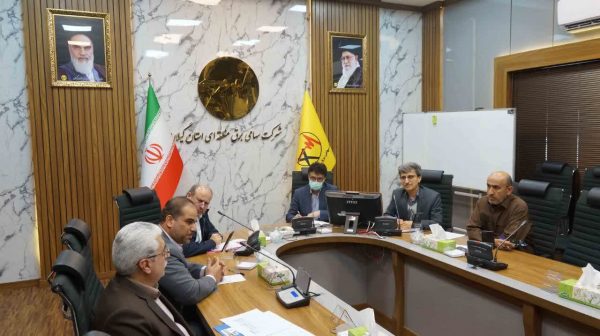 تلاش شبانه روزی برای عبور از گرمای تابستان بدون خاموشی تلاش شبانه روزی برای عبور از گرمای تابستان بدون خاموشی