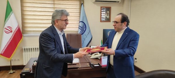 دندانپزشک گیلانیالاصل مقیم آمریکا به صف خیران سلامت پیوست دندانپزشک گیلانیالاصل مقیم آمریکا به صف خیران سلامت پیوست