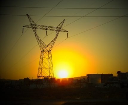 دکل می کارند تا روشنایی درو کنند