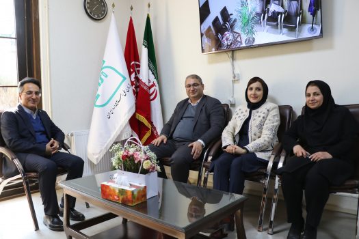 دیدار دکتر اسحق جمال امیدی مدیرعامل و نایب رئیس هیئت مدیره شرکت سیمان خزر با دکتر مهدی محمدی مدیر کل استاندارد استان گیلان دیدار دکتر اسحق جمال امیدی مدیرعامل و نایب رئیس هیئت مدیره شرکت سیمان خزر با دکتر مهدی محمدی مدیر کل استاندارد استان گیلان