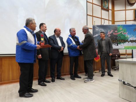 تقدیر از زحمات شبانه روزی کارشناسان بهداشت محیط گیلان تقدیر از زحمات شبانه روزی کارشناسان بهداشت محیط گیلان