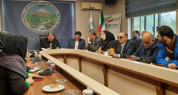 واگذاری ۵۰ هکتار از اراضی ملی در استان گیلان جهت اجرای پروژه تولید انرژی های نو/ جایگاه نخست استان گیلان در تولید صنوبر/ افزایش مجازات های بازدارنده و برخوردهای قاطع راهکاری مناسب برای کاهش قاچاق چوب واگذاری ۵۰ هکتار از اراضی ملی در استان گیلان جهت اجرای پروژه تولید انرژی های نو/ جایگاه نخست استان گیلان در تولید صنوبر/ افزایش مجازات های بازدارنده و برخوردهای قاطع راهکاری مناسب برای کاهش قاچاق چوب