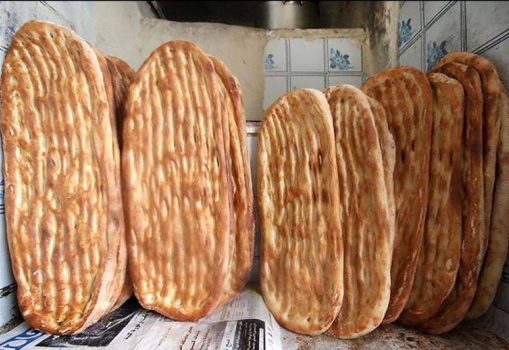 نان بی کیفیت درون سفره های مردم نان بی کیفیت درون سفره های مردم