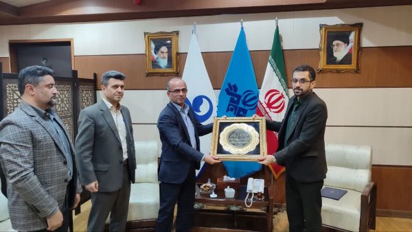 تقدیر مدیرکل راهداری و حمل و نقل جاده ای گیلان از صدا و سیما مرکز گیلان بهپاس همراهی در پویش «نه به تصادف» تقدیر مدیرکل راهداری و حمل و نقل جاده ای گیلان از صدا و سیما مرکز گیلان بهپاس همراهی در پویش «نه به تصادف»