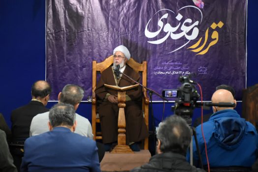 فاصله‌گرفتن روحانیت از نسل جوان تهدیدی جدی است/انقلاب اسلامی احیای نام خدا و ایستادگی در برابر استکبار بود