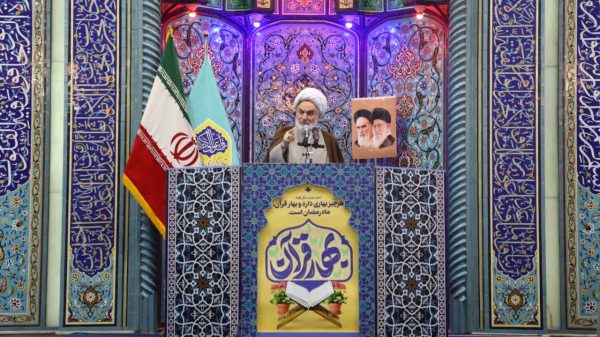 تاب‌آوری ملت ایران آمریکا را مستأصل کرده است / اهانت به پرچم جمهوری اسلامی ایران در دانشگاه‌ها توطئه بیگانگان است