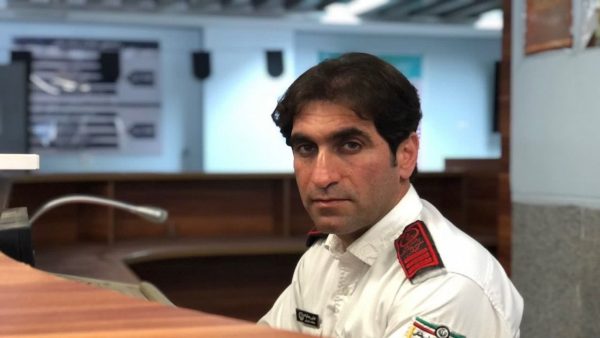نگهبان قهرمانی که ایستاد تا کودکی از نفس نیفتد