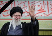 فرمانروایِ خلوت‌هایِ خاک‌گرفته؛ روایتی از قابِ ساده‌ی رهبری